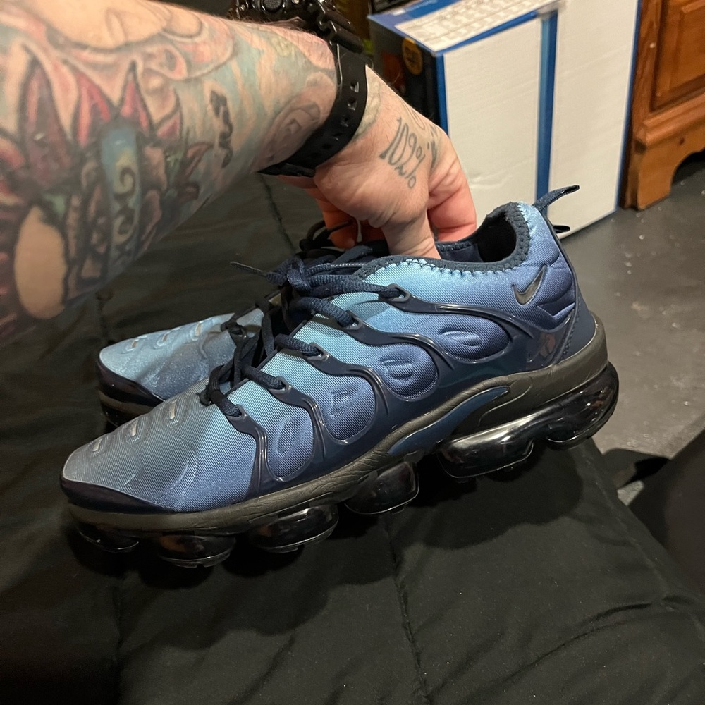Size 10 Vapor Max Plus. This color is rare for them. Barely worn $150
